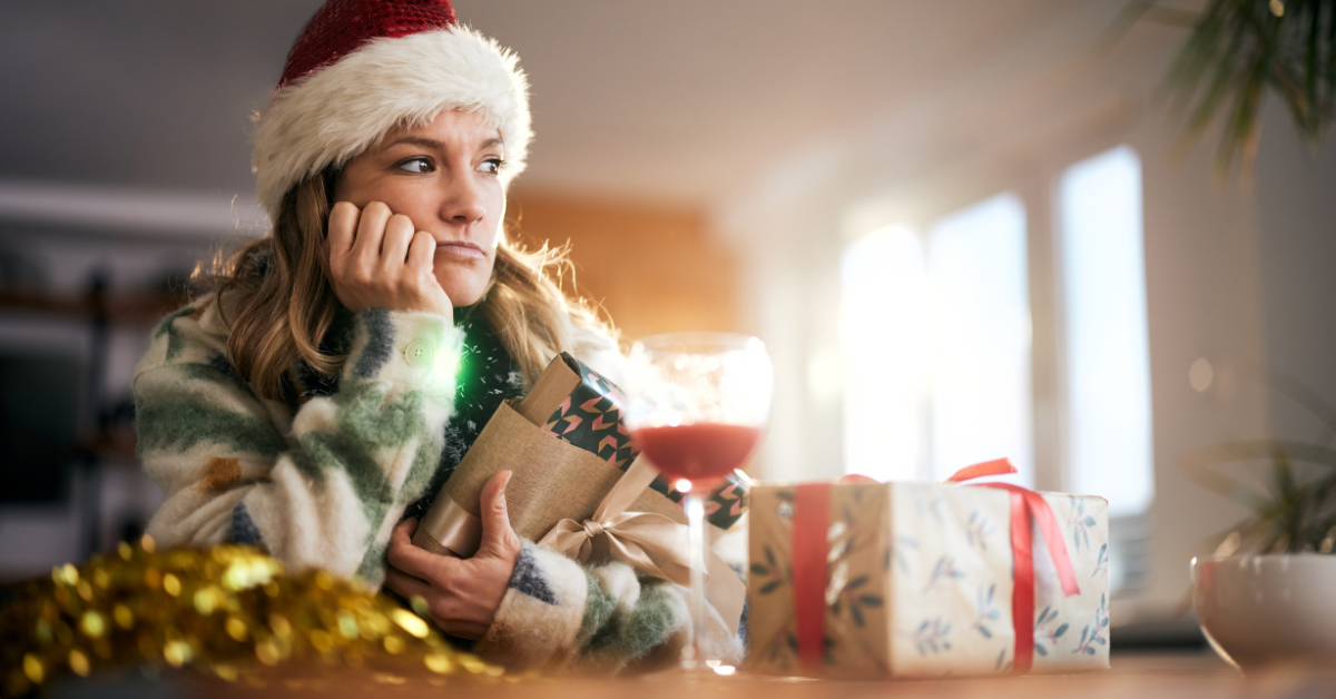 Sviatočný tlak na radosť môže prehlušiť skutočné emócie a z obyčajného darčeka spraviť pripomienku samoty.